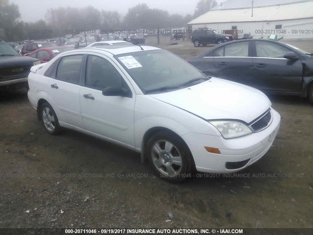 1FAFP34N17W216918 - 2007 FORD FOCUS ZX4/S/SE/SES WHITE photo 1