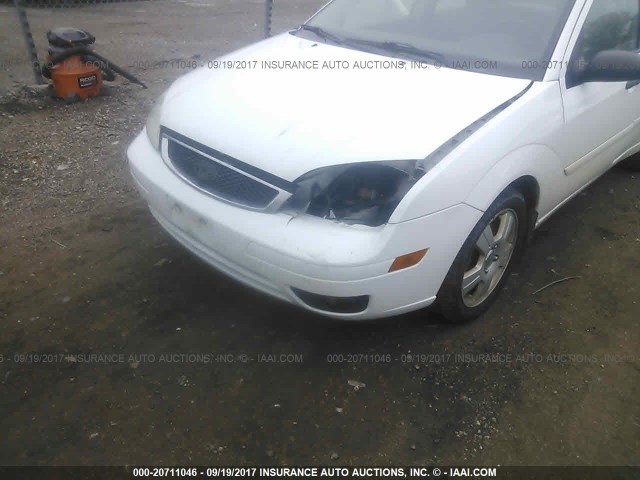 1FAFP34N17W216918 - 2007 FORD FOCUS ZX4/S/SE/SES WHITE photo 6