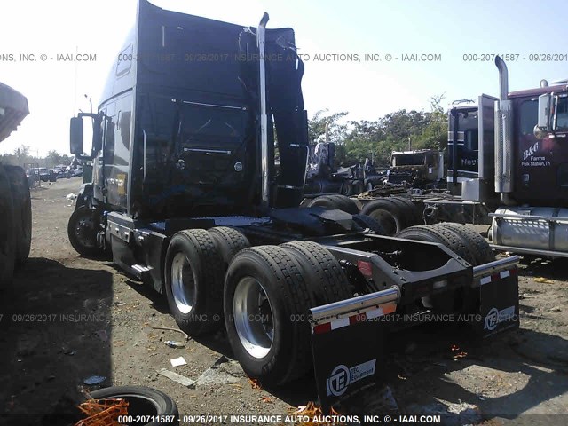 4V4NC9EJ6GN949847 - 2016 VOLVO VNL أسود صورة 3