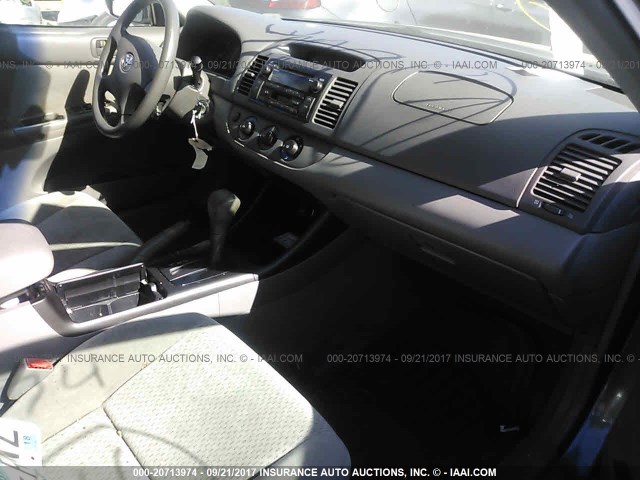 4T1BE32K43U661596 - 2003 TOYOTA CAMRY LE/XLE/SE ნაცრისფერი ფოტო 5