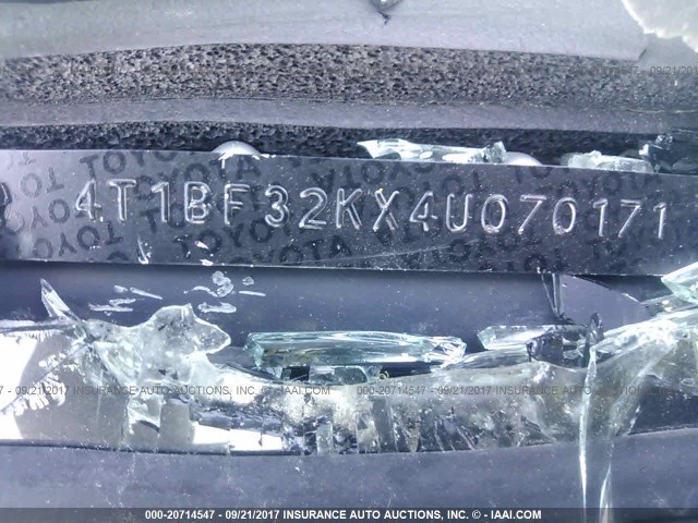 4T1BF32KX4U070171 - 2004 TOYOTA CAMRY LE/XLE/SE SILVER photo 9