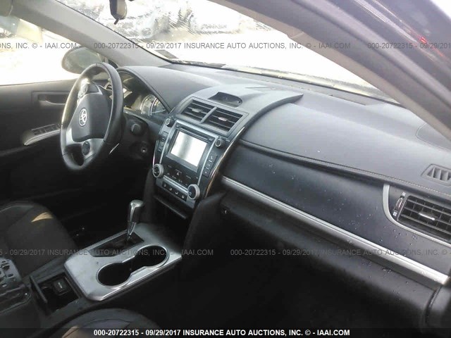 4T1BF1FK4EU315580 - 2014 TOYOTA CAMRY L/SE/LE/XLE 黑色 照片 5
