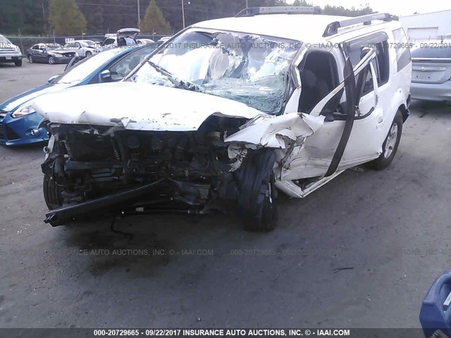 5N1AR18U95C769329 - 2005 NISSAN PATHFINDER LE/SE/XE WHITE photo 2