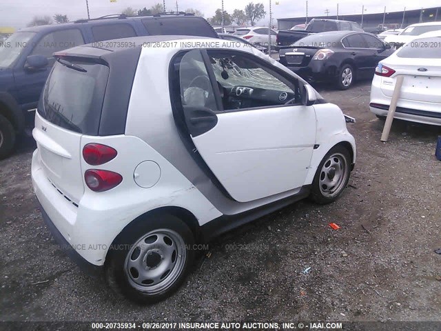 WMEEJ3BA2EK775083 - 2014 SMART FORTWO PURE/PASSION WHITE photo 4