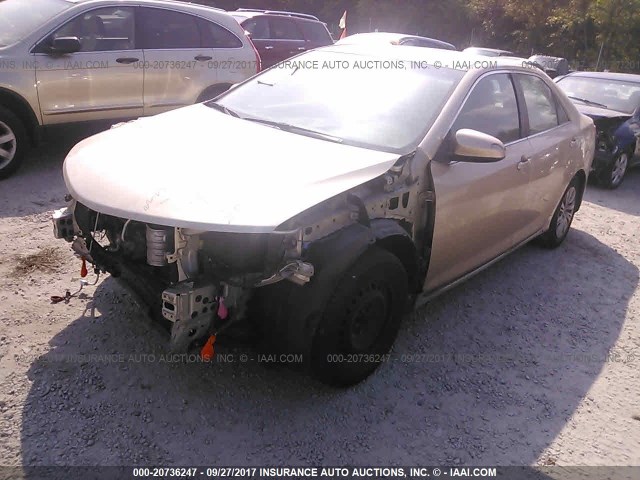 4T4BF1FK2CR224312 - 2012 TOYOTA CAMRY SE/LE/XLE Бежевый фото 2