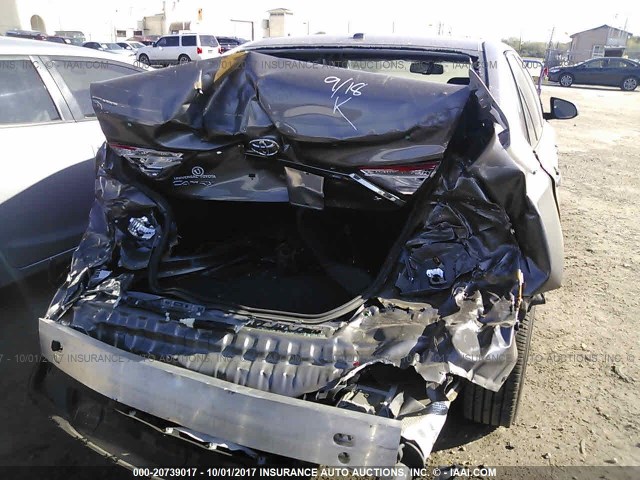 4T1BF1FK0HU426681 - 2017 TOYOTA CAMRY LE/XLE/SE/XSE GRAY photo 6