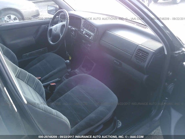 3VWRA61H3WM258799 - 1998 VOLKSWAGEN JETTA GL BLACK photo 5