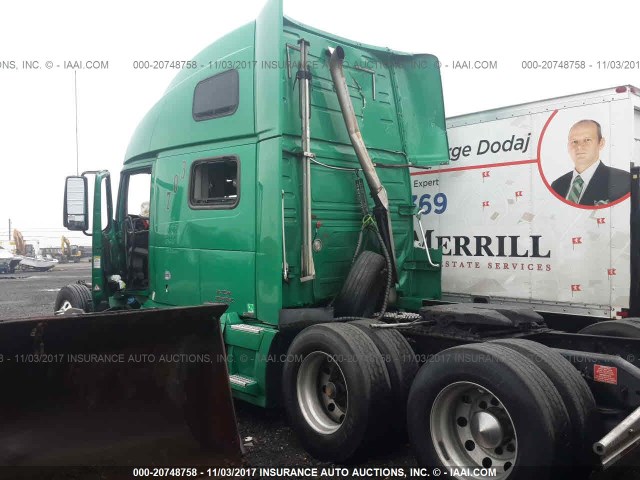 4V4NC9EJ9BN294267 - 2011 VOLVO VN L GREEN photo 3