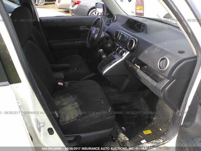 JTLKE50E081023775 - 2008 TOYOTA SCION XB თეთრი ფოტო 5