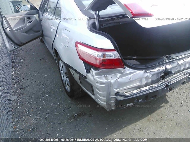 4T1BE46K18U230818 - 2008 TOYOTA CAMRY CE/LE/XLE/SE SILVER photo 3