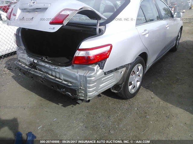 4T1BE46K18U230818 - 2008 TOYOTA CAMRY CE/LE/XLE/SE SILVER photo 4