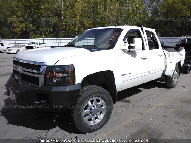 1GC4K1E85EF186784 - 2014 CHEVROLET SILVERADO K3500 LTZ WHITE photo 2