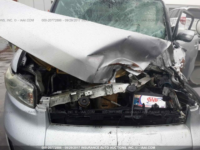 JTLZE4FE1A1114902 - 2010 TOYOTA SCION XB SILVER photo 10