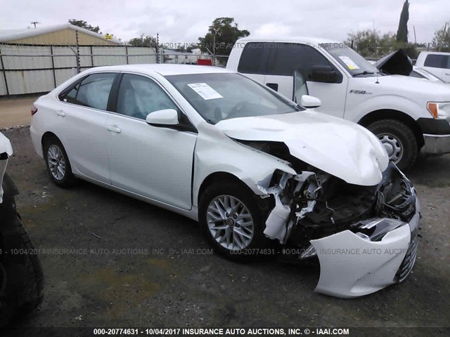 4T1BF1FK1GU191593 - 2016 TOYOTA CAMRY LE/XLE/SE/XSE 白色 照片 1