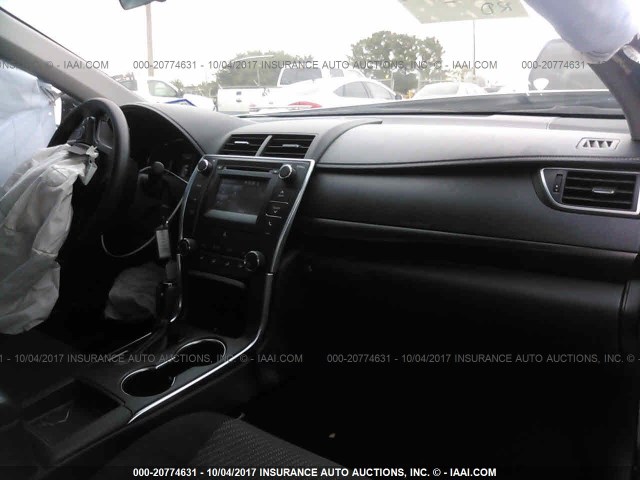 4T1BF1FK1GU191593 - 2016 TOYOTA CAMRY LE/XLE/SE/XSE 白色 照片 5