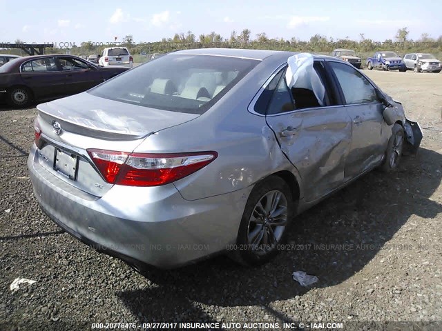 4T1BF1FK8HU677058 - 2017 TOYOTA CAMRY LE/XLE/SE/XSE SILVER photo 4