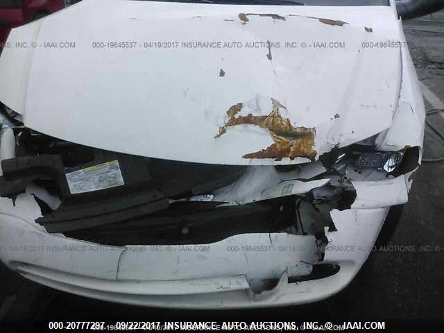 1D4GP45R26B728590 - 2006 DODGE CARAVAN SXT WHITE photo 6