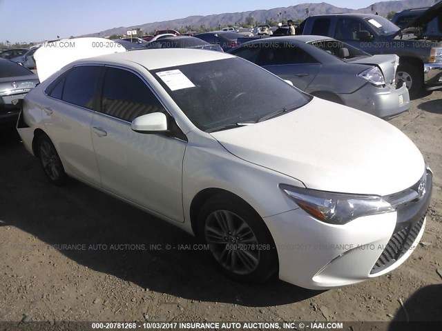 4T1BF1FK3FU937928 - 2015 TOYOTA CAMRY LE/XLE/SE/XSE თეთრი ფოტო 1