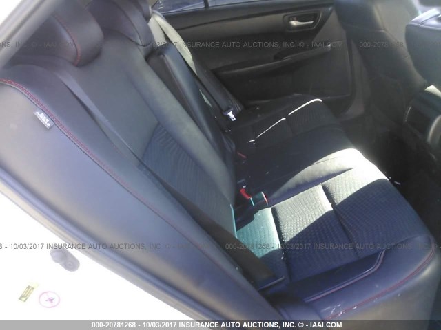 4T1BF1FK3FU937928 - 2015 TOYOTA CAMRY LE/XLE/SE/XSE თეთრი ფოტო 8