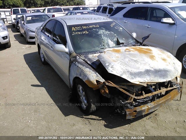 4T1BE32K63U752336 - 2003 TOYOTA CAMRY LE/XLE/SE SILVER photo 1