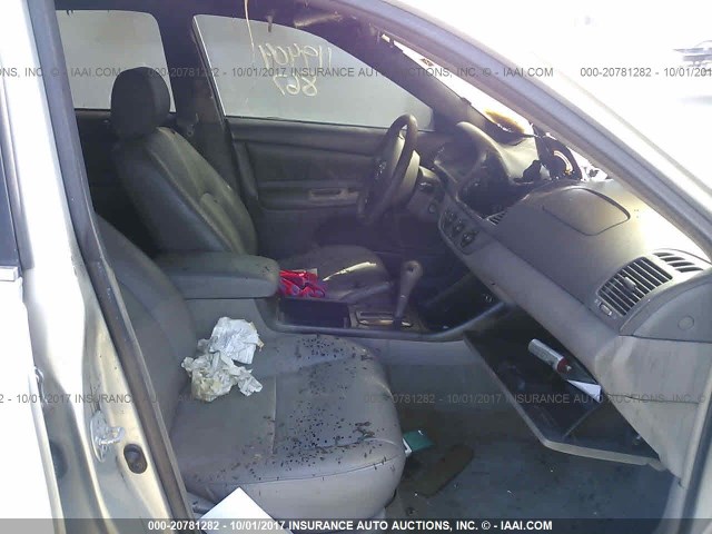 4T1BE32K63U752336 - 2003 TOYOTA CAMRY LE/XLE/SE SILVER photo 5
