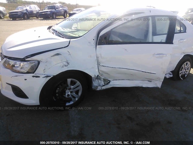 1G1JB5SH9H4160499 - 2017 CHEVROLET SONIC LS 白色 照片 6