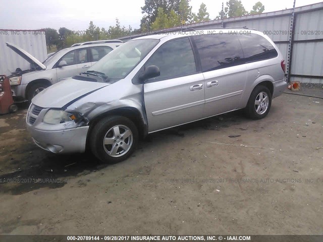 2D4GP44LX5R314809 - 2005 DODGE GRAND CARAVAN SXT SILVER photo 2