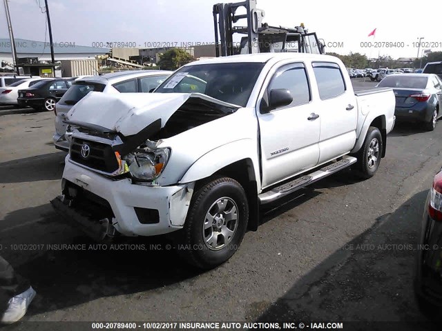 5TFJX4GN1CX014106 - 2012 TOYOTA TACOMA DOUBLE CAB WHITE photo 2