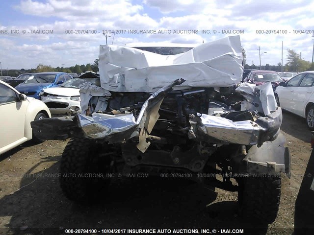 1GCNKSE04BZ446770 - 2011 CHEVROLET SILVERADO K1500 LT WHITE photo 6