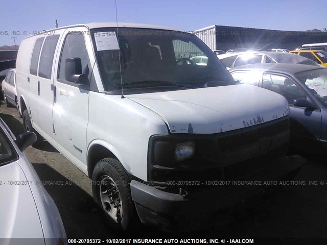 1GCGG25V051112826 - 2005 CHEVROLET EXPRESS G2500  WHITE photo 1