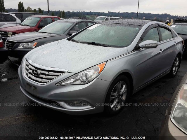 5NPEC4AC1CH332372 - 2012 HYUNDAI SONATA SE/LIMITED SILVER photo 2