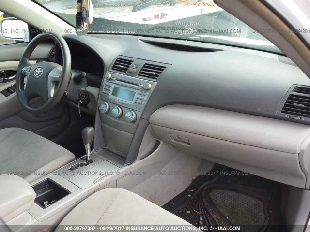 4T1BE46K77U515750 - 2007 TOYOTA CAMRY NEW GENERAT CE/LE/XLE/SE WHITE photo 5