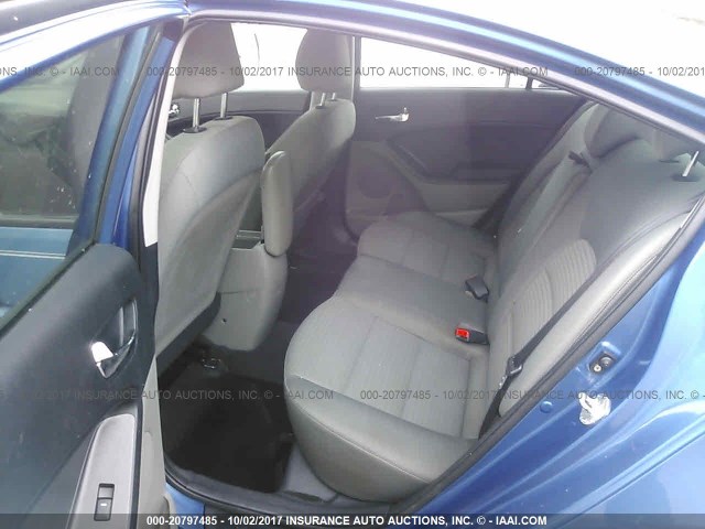 KNAFX4A62F5276611 - 2015 KIA FORTE LX BLUE photo 8