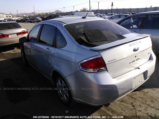 1FAHP35N28W170282 - 2008 FORD FOCUS SE/SEL/SES GRAY photo 3