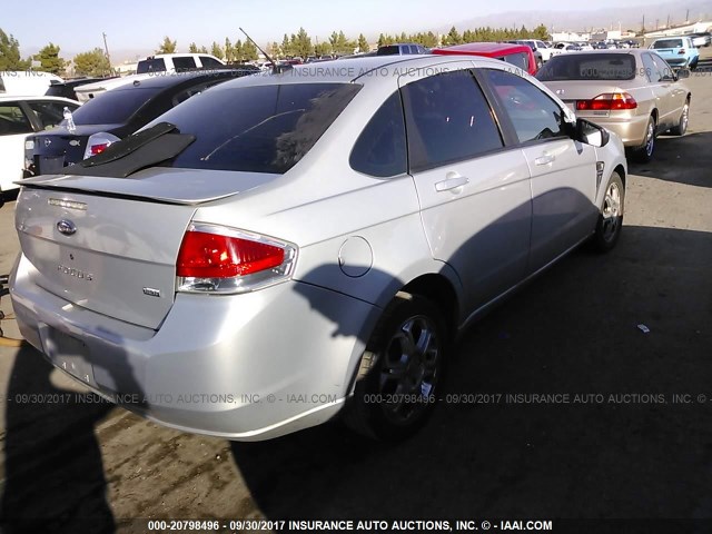 1FAHP35N28W170282 - 2008 FORD FOCUS SE/SEL/SES GRAY photo 4