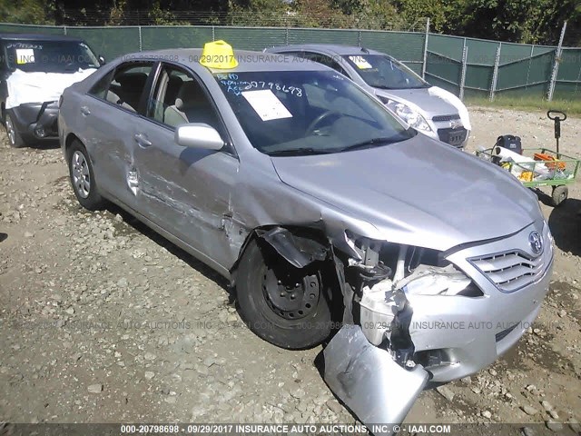 4T1BF3EK0BU140897 - 2011 TOYOTA CAMRY SE/LE/XLE SILVER photo 1