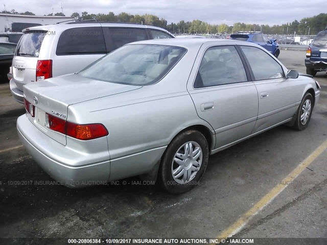 JT2BG22K1Y0460741 - 2000 TOYOTA CAMRY CE/LE/XLE SILVER photo 4