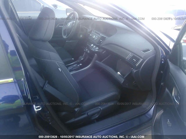 1HGCR2F54HA093873 - 2017 HONDA ACCORD SPORT 蓝色 照片 5