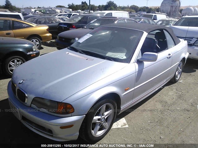 WBABS33402PG88580 - 2002 BMW 325 CI SILVER photo 2