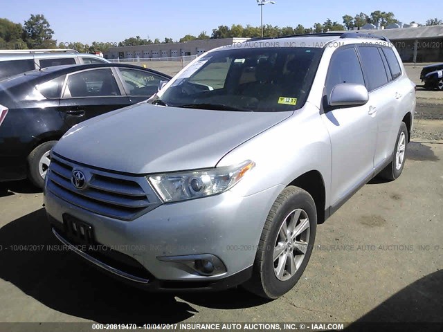 5TDBK3EH6BS081850 - 2011 TOYOTA HIGHLANDER SE GRAY photo 2