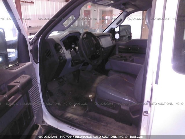 1FD8X3A60BEC94696 - 2011 FORD F350 SUPER DUTY WHITE photo 5