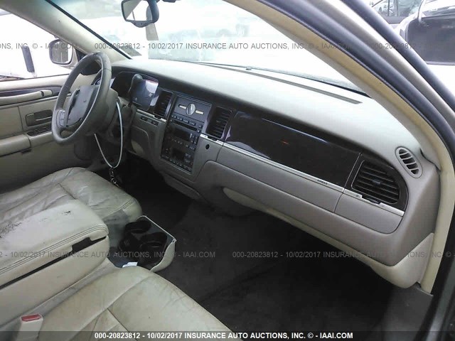 1LNHM81WX5Y671463 - 2005 LINCOLN TOWN CAR SIGNATURE TAN photo 5