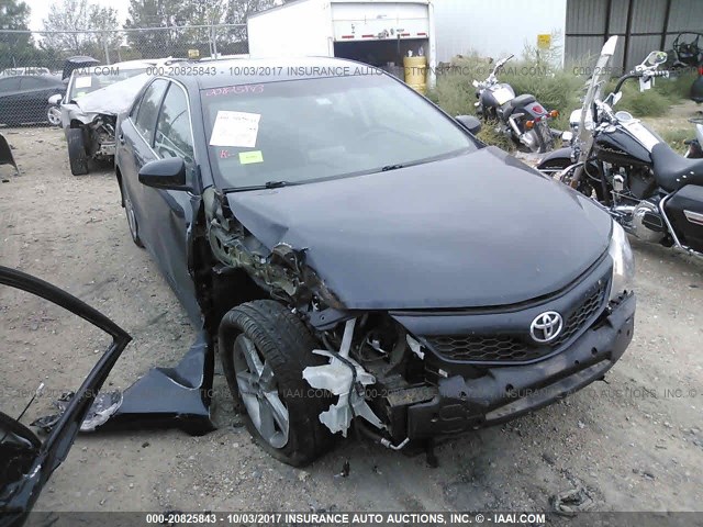 4T1BF1FK9EU784924 - 2014 TOYOTA CAMRY L/SE/LE/XLE Qara foto 1