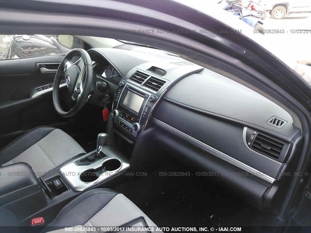 4T1BF1FK9EU784924 - 2014 TOYOTA CAMRY L/SE/LE/XLE Qara foto 5