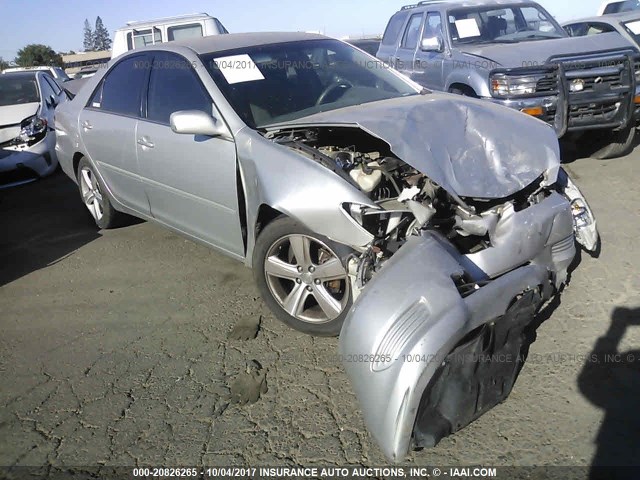4T1BE32K45U425792 - 2005 TOYOTA CAMRY LE/XLE/SE 银色 照片 1
