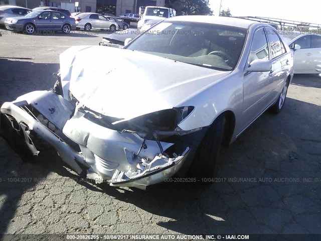 4T1BE32K45U425792 - 2005 TOYOTA CAMRY LE/XLE/SE 银色 照片 2