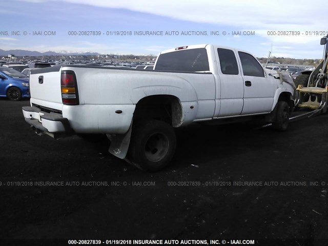 1GBJK39245E109208 - 2005 CHEVROLET SILVERADO K3500 WHITE photo 4