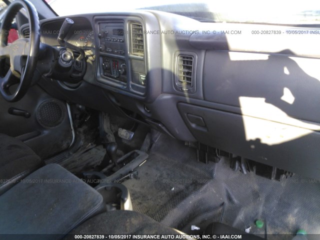 1GBJK39245E109208 - 2005 CHEVROLET SILVERADO K3500 WHITE photo 5