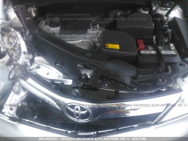 4T1BF1FK0EU360788 - 2014 TOYOTA CAMRY L/SE/LE/XLE 银色 照片 10
