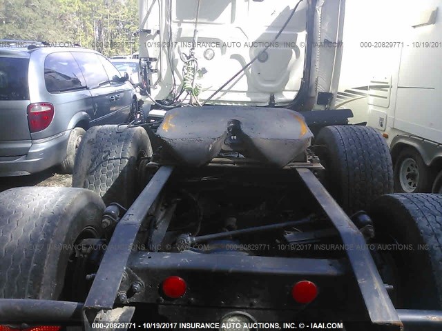 1FUJGLDR5CSBL5926 - 2012 FREIGHTLINER CASCADIA 125  WHITE photo 8